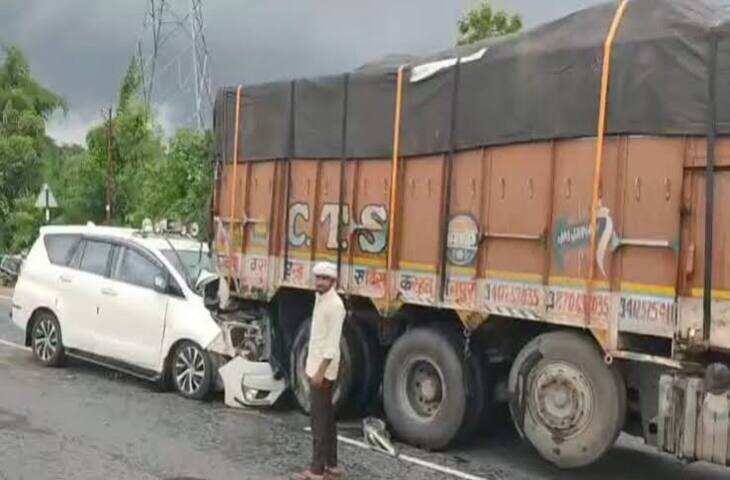 ललितपुर में हादसा: छत्तीसगढ़ भाजपा अध्यक्ष किरण सिंह देव की कार हाईवे पर खड़े ट्रक से टकराई, अस्पताल में भर्ती