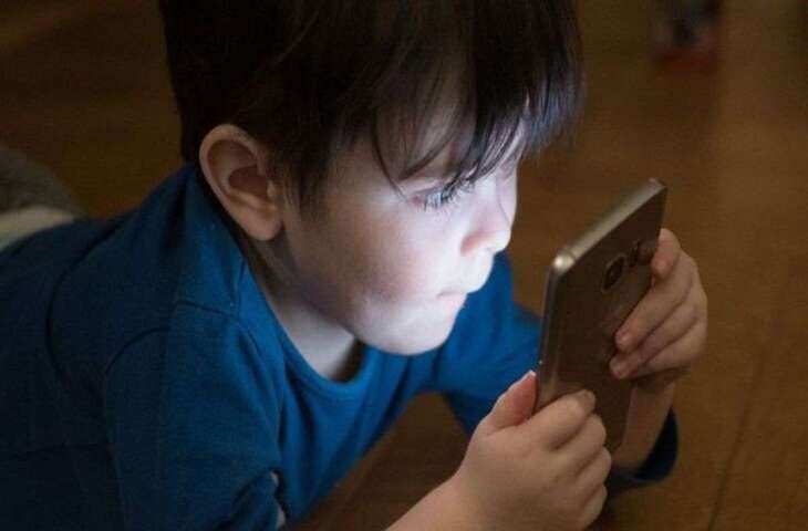 बच्चों को उग्र और चिड़चिड़ा बना रहा सोशल मीडिया, इस सर्वे रिपोर्ट को पढ़ने के बाद हर मां-बाप को लगेगा डर&nbsp;