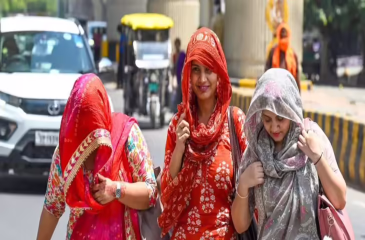 यूपी में बदला मौसम का मिजाज: नौतपा के चौथे दिन 69 जिलों में बारिश का अलर्ट, 100 KM की रफ्तार से चल सकती हैं हवाएं