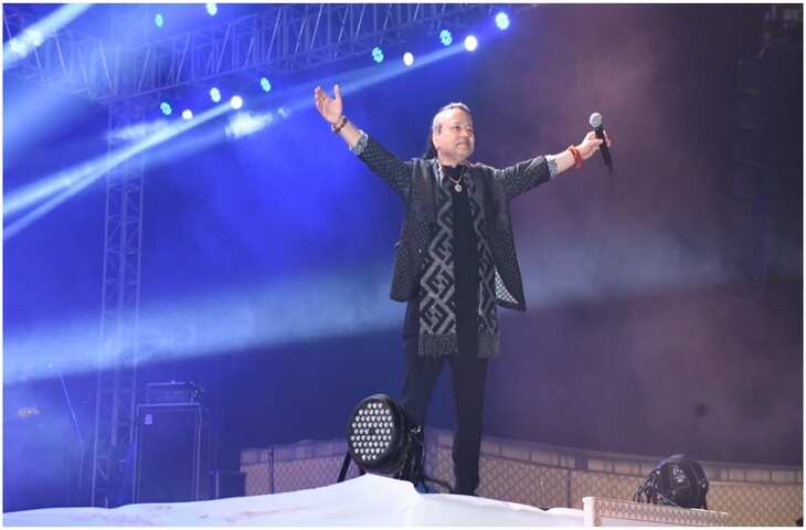 सवाई माधोपुर स्थापना दिवस पर म्यूजिकल लाइट नाइट, एक्सक्लुसीव वीडियो में देखें कैलाश खेर के गानों पर झूम उठा शहर