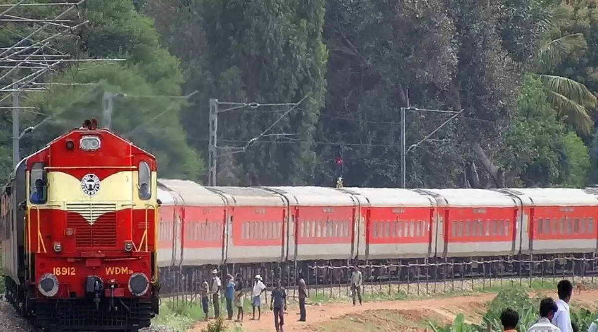 अब रेलवे दे रहा है शिमला-मनाली वादियों में घूमने का मौका, जानें डिटेल्स