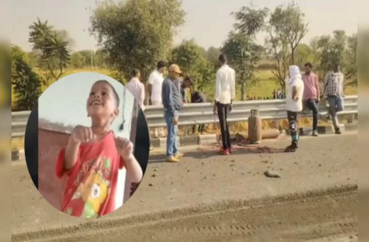 छह साल बाद, राजस्थान के चर्चित टिल्लू उर्फ ​​प्रिंस बैरवा मर्डर केस की जांच एक अहम मोड़ पर पहुंचती दिख रही है। पुलिस ने दिल्ली-मुंबई एक्सप्रेसवे पर एक संदिग्ध जगह की खुदाई शुरू कर दी है, जहां शक है कि मासूम लड़के या उसकी बॉडी से जुड़े अहम सबूत दबे हो सकते हैं। ग्राउंड पेनेट्रेटिंग रडार (GPR) मशीन से मिले संकेतों के आधार पर एक्सप्रेसवे के ऊपरी लेवल का करीब 35 मीटर हिस्सा हटाया जा रहा है, जिसे इस केस में अब तक का सबसे अहम टेक्निकल ऑपरेशन माना जा रहा है।  16 अगस्त, 2020 को दौसा जिले में चार साल का टिल्लू अपने घर के आंगन में खेलते हुए अचानक गायब हो गया था। बच्चे के गायब होने से परिवार वाले सस्पेंस में थे, लेकिन काफी समय तक पुलिस को कोई ठोस सुराग नहीं मिला। सालों तक अलग-अलग दिशाओं में जांच चलती रही, लेकिन केस अनसुलझा रहा। अब हाई कोर्ट के निर्देशों के बाद जांच में मॉडर्न टेक्नोलॉजी को शामिल किया गया है, जिससे केस में नई उम्मीद जगी है।  एक्सप्रेसवे की एक लेन को कुछ समय के लिए बंद करके बैरिकेडिंग कर दी गई है।  पुलिस के मुताबिक, दिल्ली-मुंबई एक्सप्रेसवे पर जंक्शन 161,700 के पास GPR मशीन ने ज़मीन से करीब 9 फीट नीचे कुछ संदिग्ध चीज़ें देखीं। इन चीज़ों के आधार पर मिलिंग मशीन से सड़क की परतें हटाने का काम शुरू कर दिया गया है। सुरक्षा कारणों से, खुदाई के दौरान एक्सप्रेसवे की एक लेन को कुछ समय के लिए बंद करके बैरिकेडिंग कर दी गई है। सीनियर पुलिस अधिकारी, फोरेंसिक टीम और नेशनल हाईवे अथॉरिटी ऑफ़ इंडिया (NHAI) के अधिकारी मौके पर मौजूद हैं, और पूरे इलाके पर नज़र रखी जा रही है।  आरोपी को 5 मार्च तक पुलिस कस्टडी में भेजा गया आरोपी कृष्ण बैरवा को कोर्ट में पेश किया गया और 5 मार्च, 2026 तक पुलिस कस्टडी में भेज दिया गया। पुलिस सूत्रों के मुताबिक, पूछताछ के दौरान मिले इनपुट के आधार पर यह खास टेक्निकल जांच शुरू की गई। अधिकारियों का कहना है कि करीब 35 मीटर के इलाके में सड़क और मिट्टी की साइंटिफिक तरीके से जांच की जा रही है ताकि कोई भी संभावित सबूत सुरक्षित तरीके से निकाला जा सके।  छह साल से एक परिवार अपने बच्चे के सच का इंतज़ार कर रहा है। हर झटके से उम्मीद जगी, लेकिन इस बात का कोई जवाब नहीं मिला कि मासूम बच्चे का क्या हुआ। अब एक्सप्रेसवे के नीचे चल रही खुदाई उनकी आखिरी उम्मीद हो सकती है।