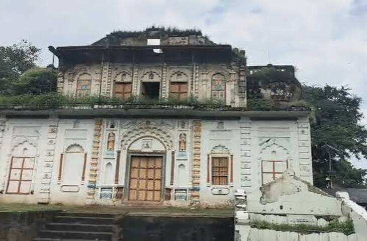 घाटमपुर थाने में 18 साल से बंद राधारानी: राधा-कृष्ण मंदिर में बिना राधारानी के जन्माष्टमी, चोरी के बाद बरामद मूर्ति मालखाने में कैद