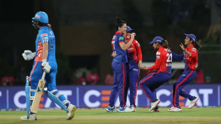 WPL 2023: हरमनप्रीत कौर की कप्तानी दिल्ली की टीम के आगे फेल, DC ने रोमांचक मुकाबले में मुंबई को 9 विकेट से रौंदा