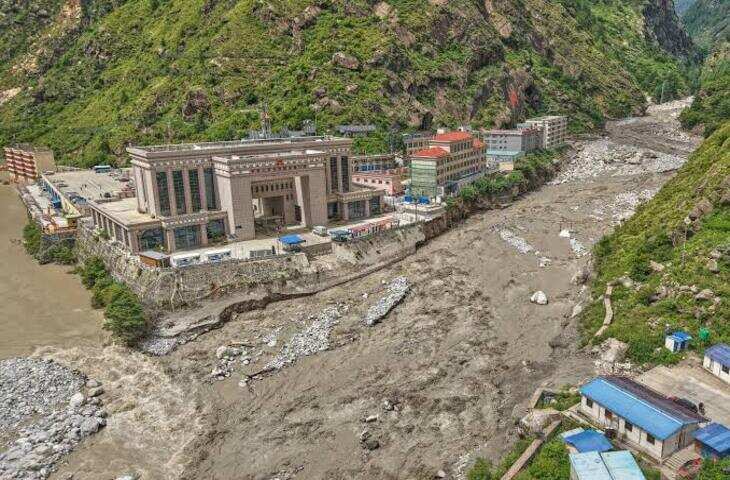 नेपाल-तिब्बत सीमा पर ग्लेशियर टूटने से तबाही, वीडियो में जाने पहली बार विदेशी मीडिया को मिला प्रभावित इलाके का दौरा करने का मौका