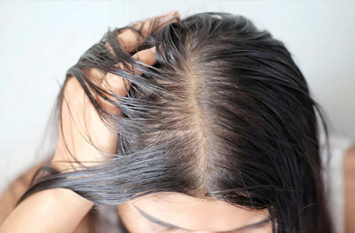 Hair Care Tips: मजबूत और घने बालों के लिए क्या खाएं? न्यूट्रिशनिस्ट ने बताई सही डाइट और जरूरी बदलाव