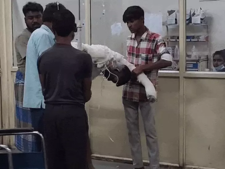 मऊगंज में ईद मिलादुन्नबी की तैयारी के दौरान युवक को पेट्रोल डालकर जलाने का आरोप, पुलिस जांच में जुटी
