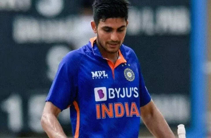 Shubman Gill -0-1-1-1-1-2244488111.GIF