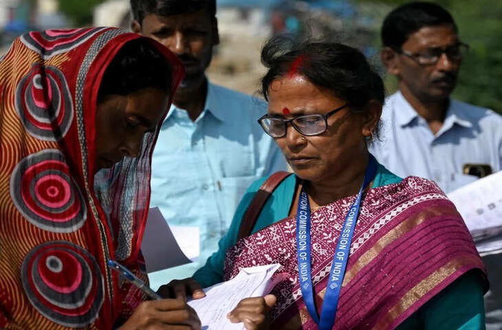 Jharkhand SIR: वोटर लिस्ट जांच में बांग्लादेशी नागरिकों के नाम जुड़ने की शिकायत, निर्वाचन आयोग ने दिए जांच के आदेश