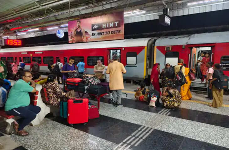 दिल्ली में धरना-प्रदर्शन के चलते रेलवे का फैसला, फिरोजाबाद में कई प्रमुख ट्रेनें निरस्त; यात्रियों की बढ़ी परेशानी