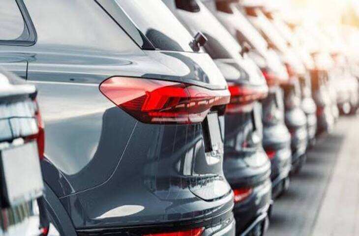 Rental Car Charges: ऑनलाइन दिख रहा किराया देखकर न करें कार बुक, बाद में इन चार्जेज से बढ़ सकता है पूरा बिल