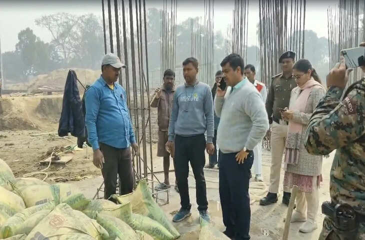 DM सावन कुमार का राघोपुर प्रखंड कार्यालय में औचक निरीक्षण, भवन निर्माण में अनियमितता पर कड़ी फटकार