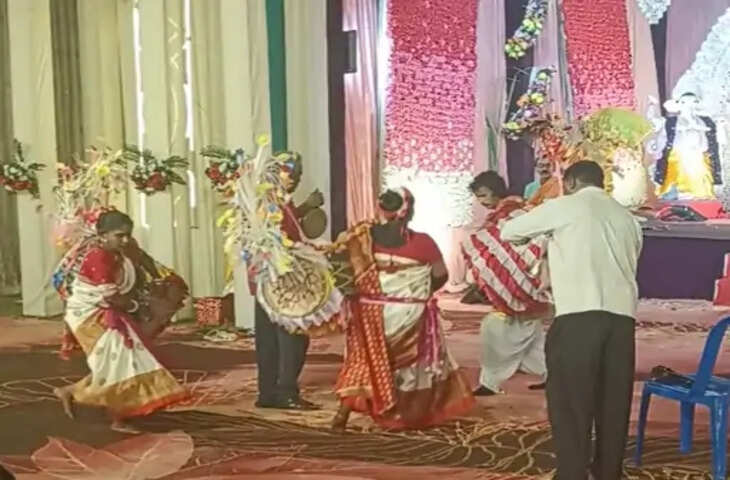 अनूपपुर में महाअष्टमी पर दुर्गा पंडालों में विशेष पूजा, बंगाली ढाक और पारंपरिक काली नृत्य ने मोहा मन