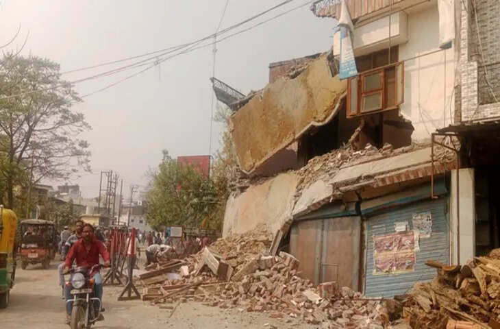 सहारनपुर में धोबी घाट के पास मकान अचानक गिरने से अफरा-तफरी