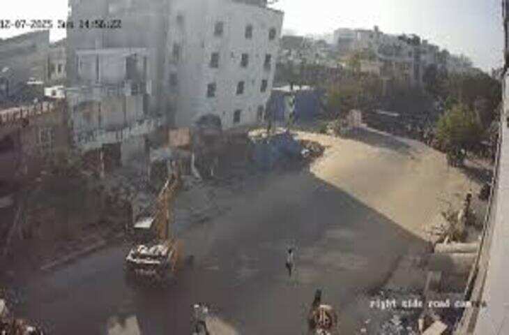 जयपुर में JDA का बड़ा बुलडोजर एक्शन, 5 मंजिला अवैध इमारत को किया ध्वस्त; उठा धूल का गुबार