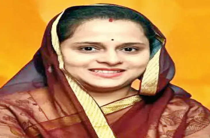महिलाओं पर बयान को लेकर BJP के दो विधायक आमने-सामने, शाक्य बोले- आदमी मरे, महिलाएं नहीं; प्रियंका ने मंच से दिया जवाब