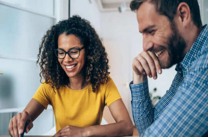 विदेश में नौकरी का ऑफर या देश में करियर: Reddit पर वायरल हुई टेक प्रोफेशनल की दुविधा