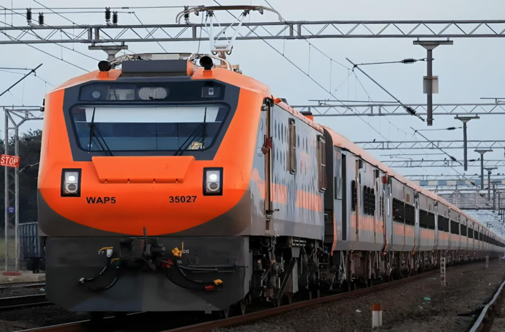 जोधपुर से दिल्ली के बीच पहली बार दौड़ी वंदे भारत स्पेशल ट्रेन, पढ़े ठहराव और टाइम शेड्यूल की पूरी डिटेल&nbsp;