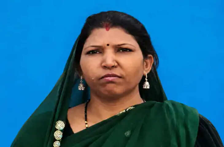 सिरदर्द से परेशान महिला ने फांसी लगाकर दी जान, बेटी ने खिड़की से देखा मां को फंदे पर लटका