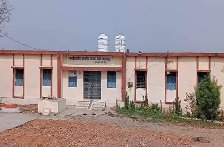 Damoh में हॉस्टल बंद, स्कूलों में गिनती के छात्र, दोबारा बोर्ड परीक्षा देने के लिए करें आवेदन