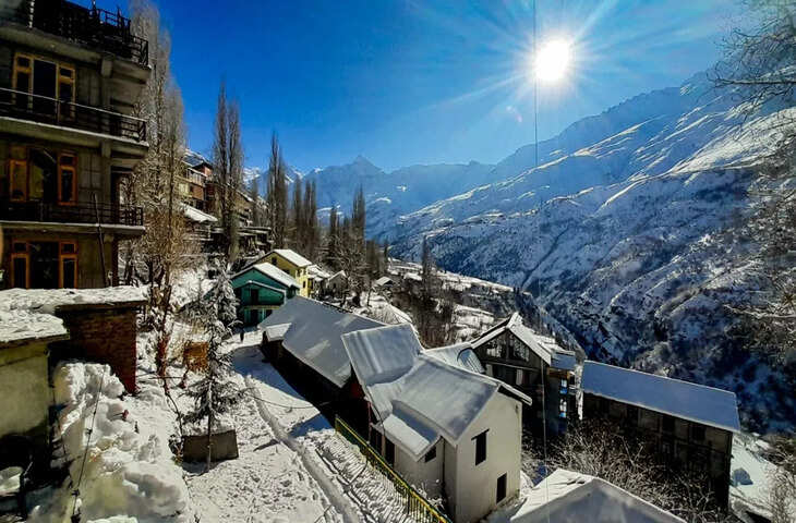 हिमाचल के &lsquo;सिस्सू&rsquo; में बाहर के लोगों की एंट्री बैन, छुट्टियों का कर रहे प्लान तो पढ़ लें ये अपडेट