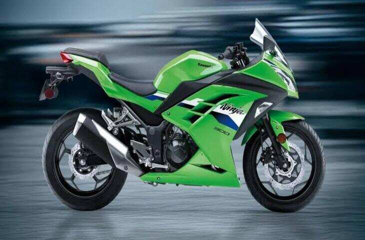 Kawasaki Ninja 300 हुई लॉन्च, स्पोर्टी डिजाइन और शानदार परफॉर्मेंस के साथ जानें क्या बदला और कितनी है कीमत