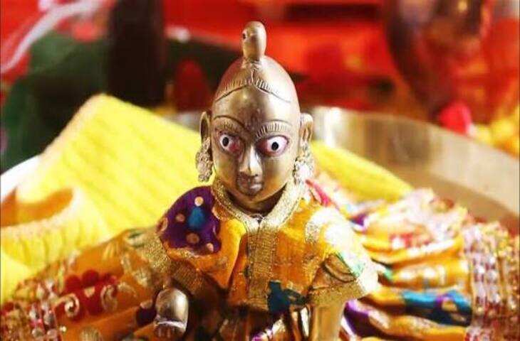 Janmashtami 2026: आज रात 46 मिनट में करें कान्हा का जन्मोत्सव, जानें निशिता काल, पूजा विधि और व्रत पारण का सही समय