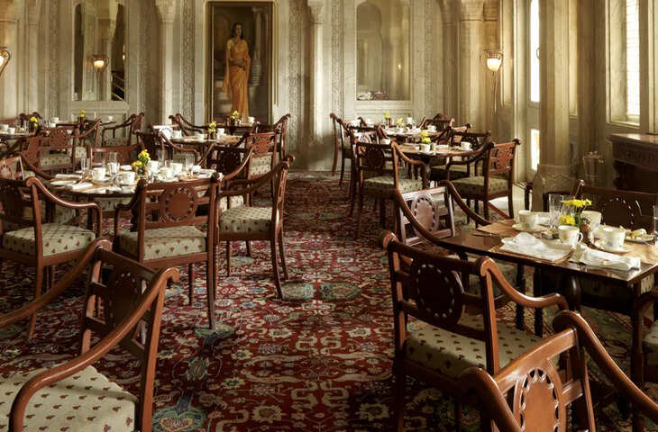 पिंक सिटी के सबसे प्रीमियम होटल्स में एक रात रुकने की कीमत, वीडियो में देखे कौन सा होटल देता है सबसे रॉयल फीलिंग ?