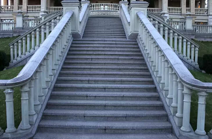 know some vastu tips related stairs