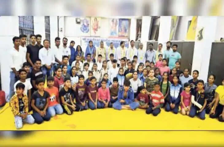 Kota जिलास्तरीय जूडो प्रतियोगिता:50 महिला एवं पुरुष खिलाड़ियों ने लिया भाग, डिस्ट्रिक्ट जूडो के विजेता गंगानगर में स्टेट खेलेंगे