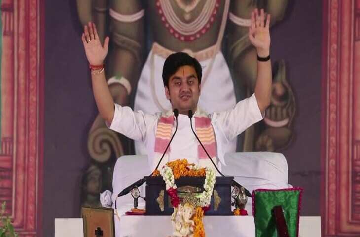 वीडियो में देखें अलवर में इंद्रेश उपाध्याय की भागवत कथा में नहीं उमड़ी भीड़, व्यवस्थाओं पर उठे सवाल