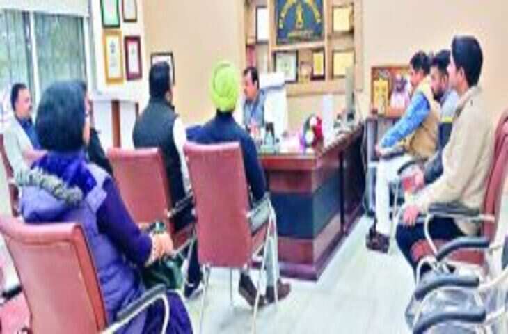 प्रधानमंत्री आवास योजना स्थल पर बुनियादी सुविधाओं की कमी से चयनित लाभुकों का गृह प्रवेश लटका हुआ 