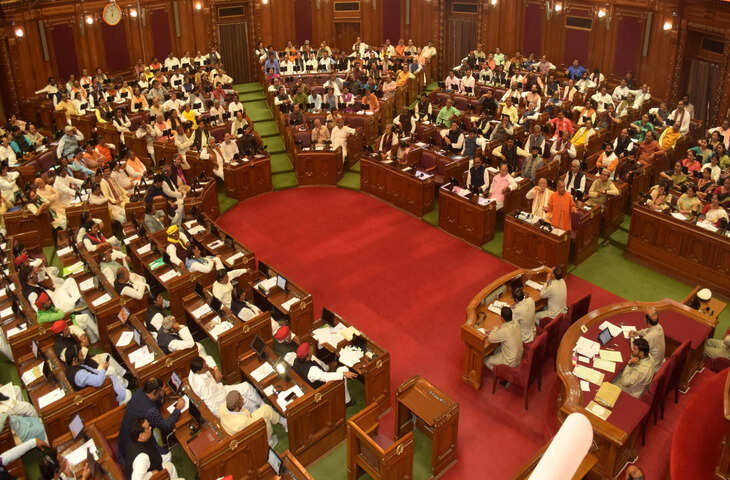 UP Assembly Winter Session 2025: आज से सत्र की शुरुआत, 22 दिसंबर को अनुपूरक बजट और वंदे मातरम् पर लंबी चर्चा​​​​​​​