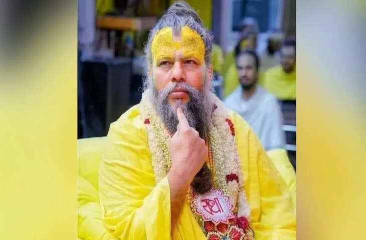 गुरु पूर्णिमा पर यूपी में उमड़ा आस्था का सैलाब: वृंदावन में संत प्रेमानंद महाराज ने दिए राधारानी स्वरूप में दर्शन, काशी में मुस्लिमों ने उतारी आरती