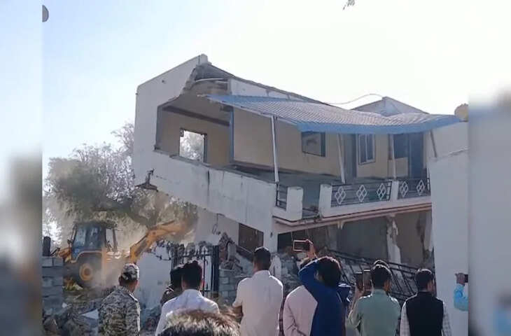 गैंगवार के बाद सीकर में हड़कंप, बदमाश की अवैध बिल्डिंग को किया ध्वस्त, अब कुर्क होगी प्रॉपर्टी