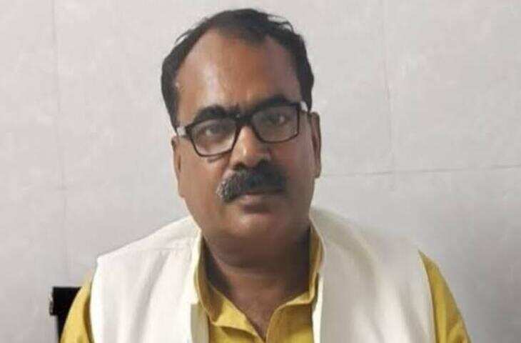 सपा का एमएलसी चुनाव में बड़ा फेरबदल: दो सीटों पर बदले उम्मीदवार, कमलेश यादव आउट... अब डॉ. संजय त्रिपाठी होंगे प्रत्याशी
