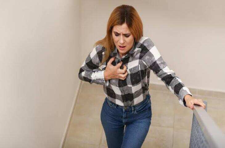 Health Alert: सीढ़ियां चढ़ते समय सांस फूलना सुस्ती है या बीमारी का संकेत? जानिए कब तुरंत डॉक्टर को दिखाना चाहिए