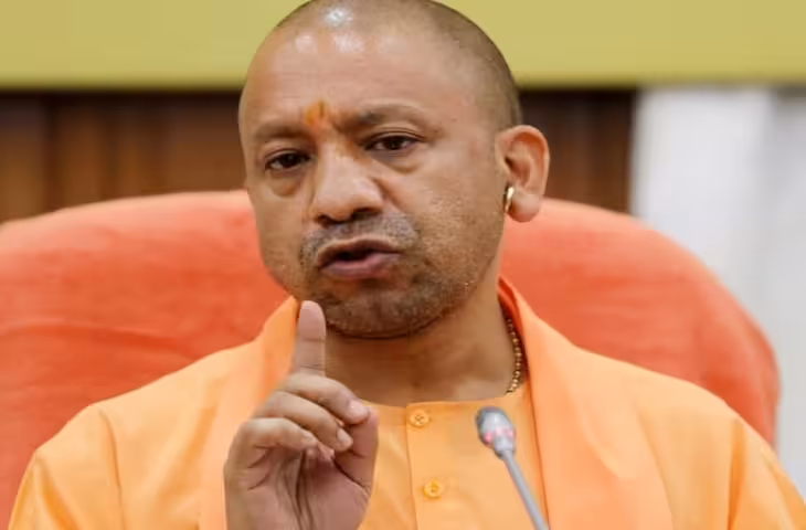 योगी सरकार ने 18 IPS अफसर किए इधर से उधर, यूपी पुलिस में बड़ा फेरबदल; देखें पूरी तबादला लिस्ट
