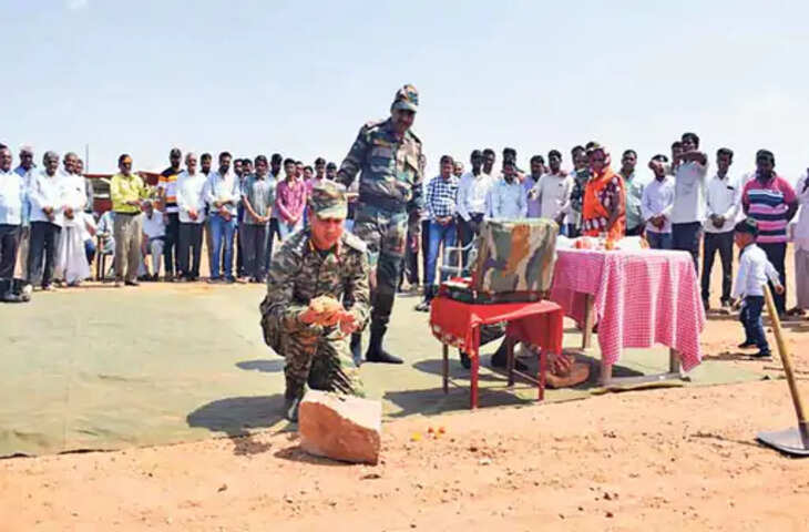 Jodhpur &nbsp;लोढ़ियां गांव में सेना व विकास समिति के सहयोग से ताला बनाया जा रहा है.