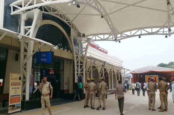 Indian Railways का बड़ा फैसला! काउंटर टिकट बुकिंग के नए नियम लागू, A-B कैटेगरी में होगी यात्रियों की पहचान