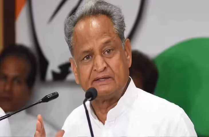 &lsquo;चुनाव आयोग अब मोदी सरकार का विभाग बन गया&rsquo;, अशोक गहलोत का बड़ा हमला, वीडियो में बोले- जजों को फोन कर धमकाते हैं BJP नेता