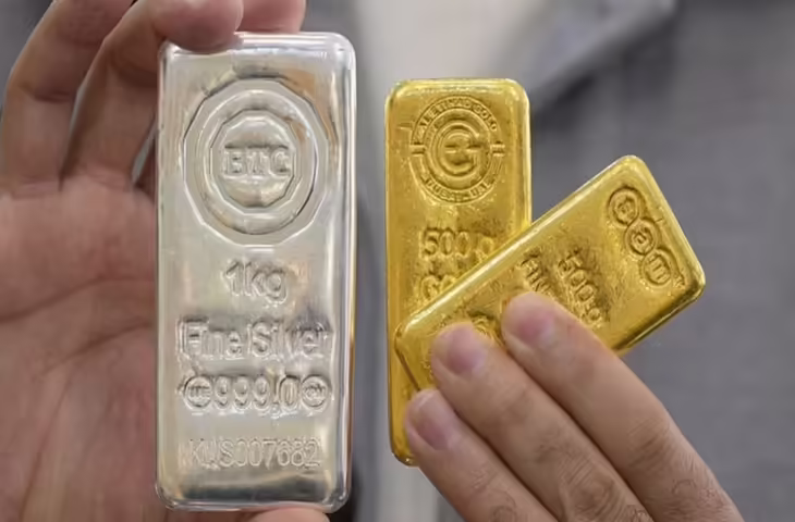 Gold-Silver Update: चांदी महंगी&nbsp;24 कैरेट सोना 1,52,000 से ऊपर, जानें 10 बड़े शहरों का रेट