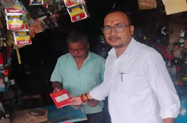 कुशीनगर में महाविद्यालय संस्थापक की पुण्यतिथि पर स्मृति कार्यक्रम, व्यापारियों से की शिष्टाचार मुलाकात