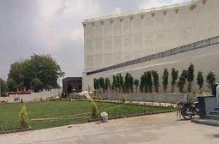 गांव वालों ने मिलकर बनाया करोड़ों का स्कूल, सरकार को सौंपेंगे; अगले महीने होगा उद्घाटन