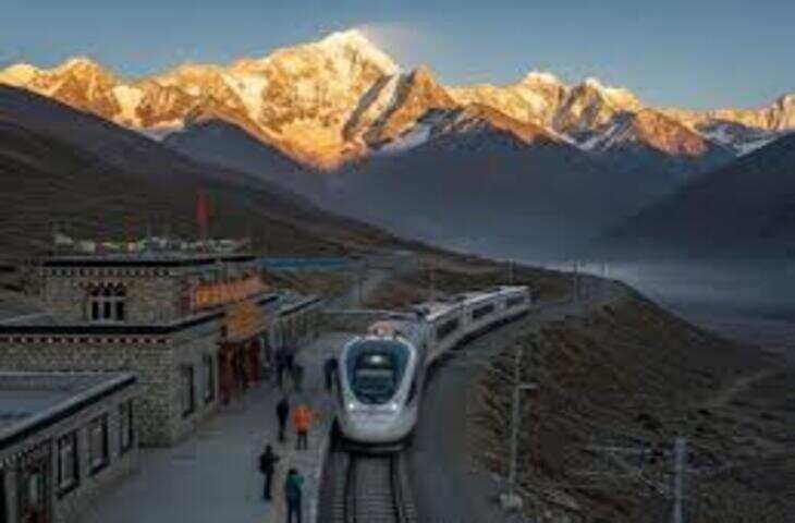 दुनिया का सबसे ऊंचा रेलवे स्टेशन: यहां यात्रियों को ट्रेन से उतरना सख्त मना