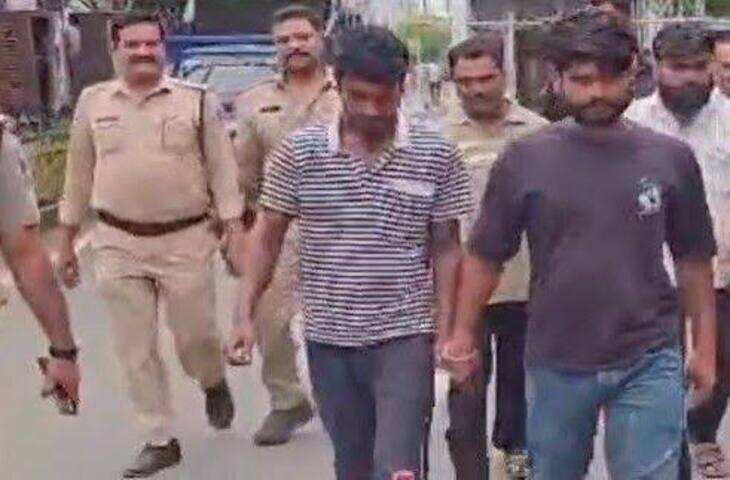 नरसिंहपुर के करेली में चाकू-तलवार लहराने के आरोप में 3 गिरफ्तार, पुलिस ने शहर में निकाला जुलूस