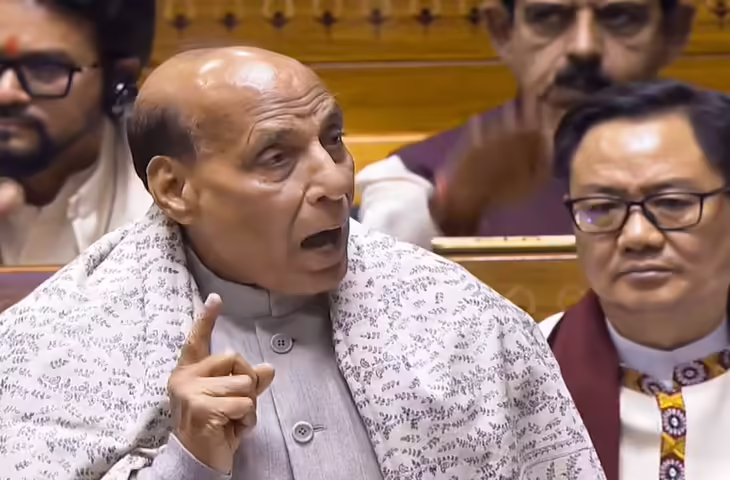 वंदे मातरम् पर बोलते हुए किसी ने टोका तो भड़क उठे राजनाथ सिंह, सोशल मीडिया पर वायरल हुआ वीडियो 