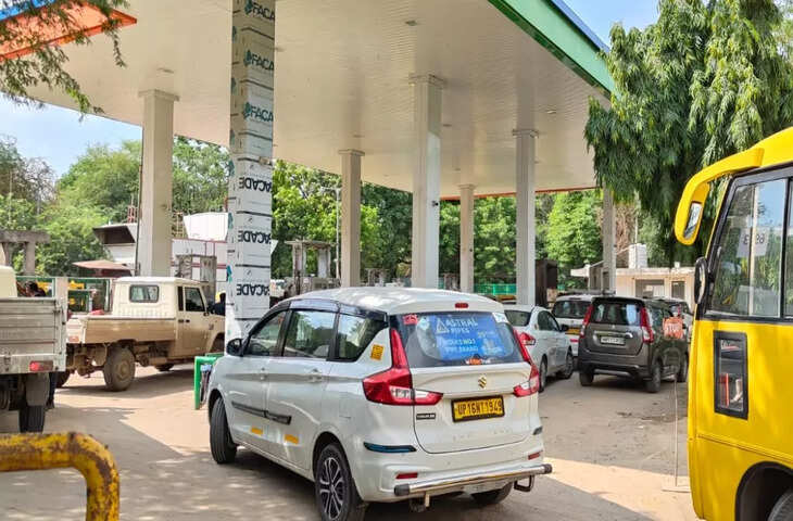 पाइप निकला और सीधे सिर पर लगा! CNG Pump का ये VIDEO देखकर रह जाएंगे हैरान