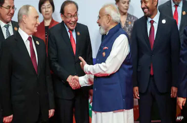 अनवर इब्राहिम की बॉलीवुड प्लेलिस्ट ने खींचा ध्यान, फुटेज में देंखे मोदी-पुतिन से राहुल-प्रियंका तक तस्वीरों पर लगाए ये गाने