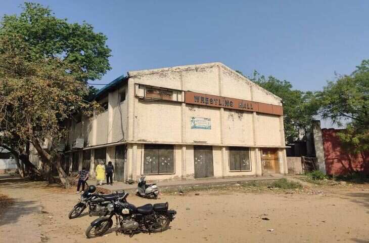 खेल जिले में ढहती बुनियादी संरचना का सच